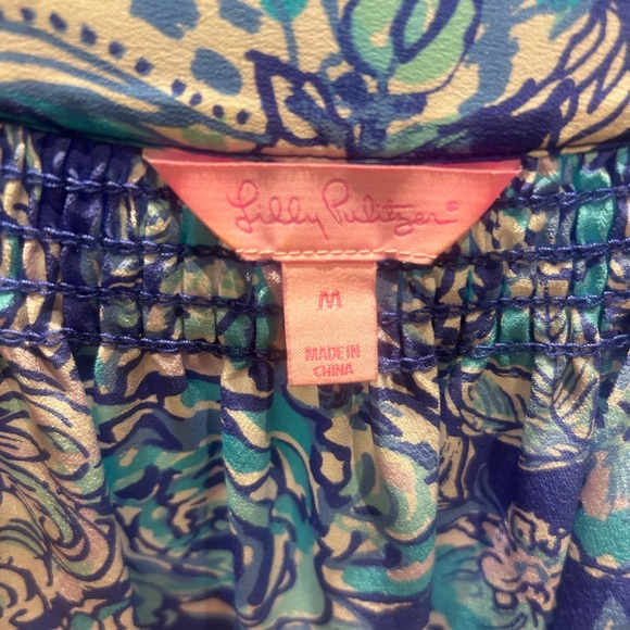 Beautiful Lilly Pulitzer Elsa blouse; size Medium - Picture 2 of 5